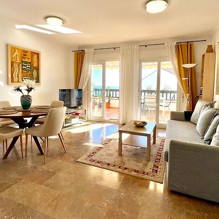 Beachfront Penthouse Apartment With Large Terrace And Breathtaking Sea Views Close To Marbella Spain Sitio de Calahonda المظهر الخارجي الصورة