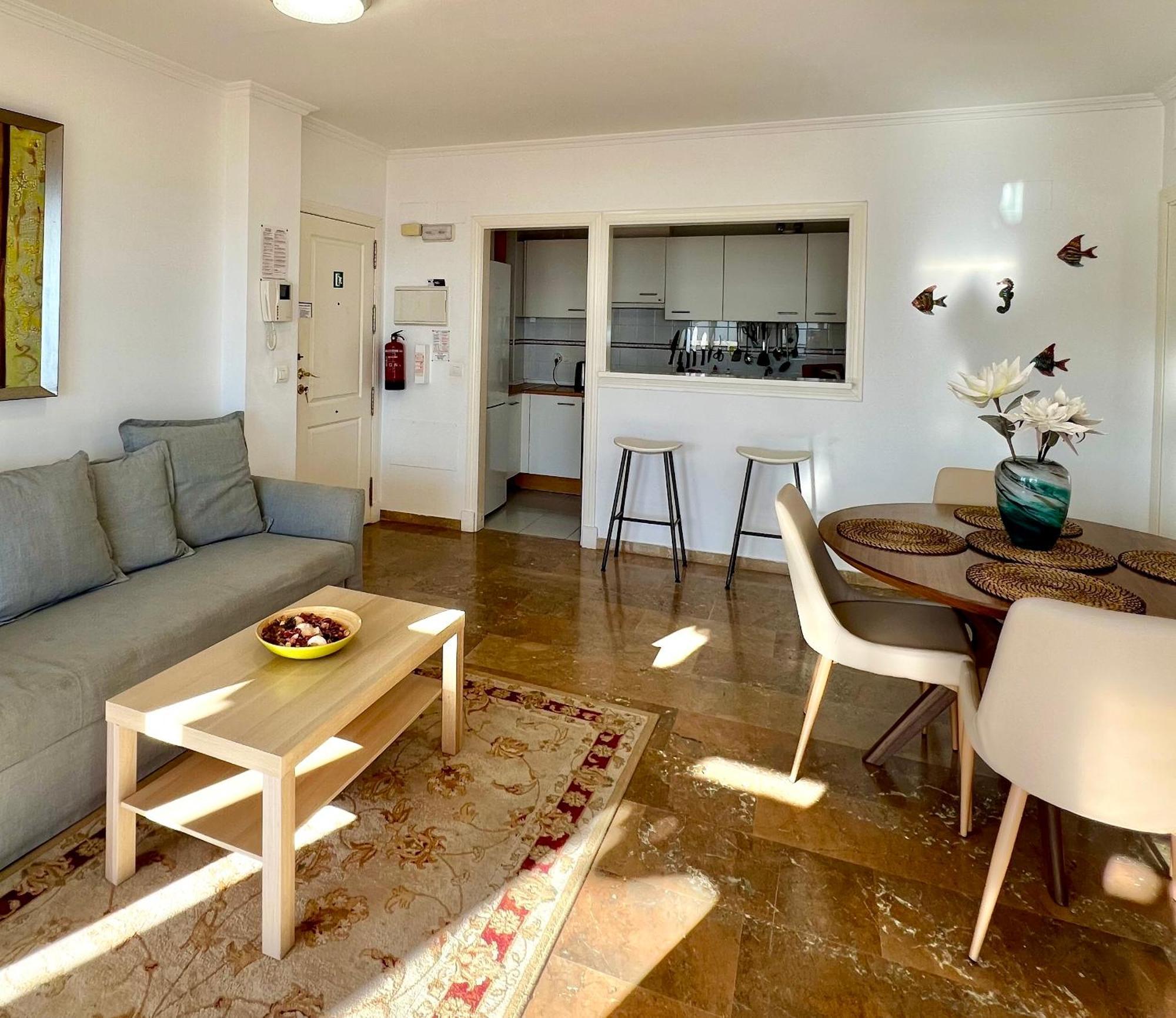 Beachfront Penthouse Apartment With Large Terrace And Breathtaking Sea Views Close To Marbella Spain Sitio de Calahonda المظهر الخارجي الصورة