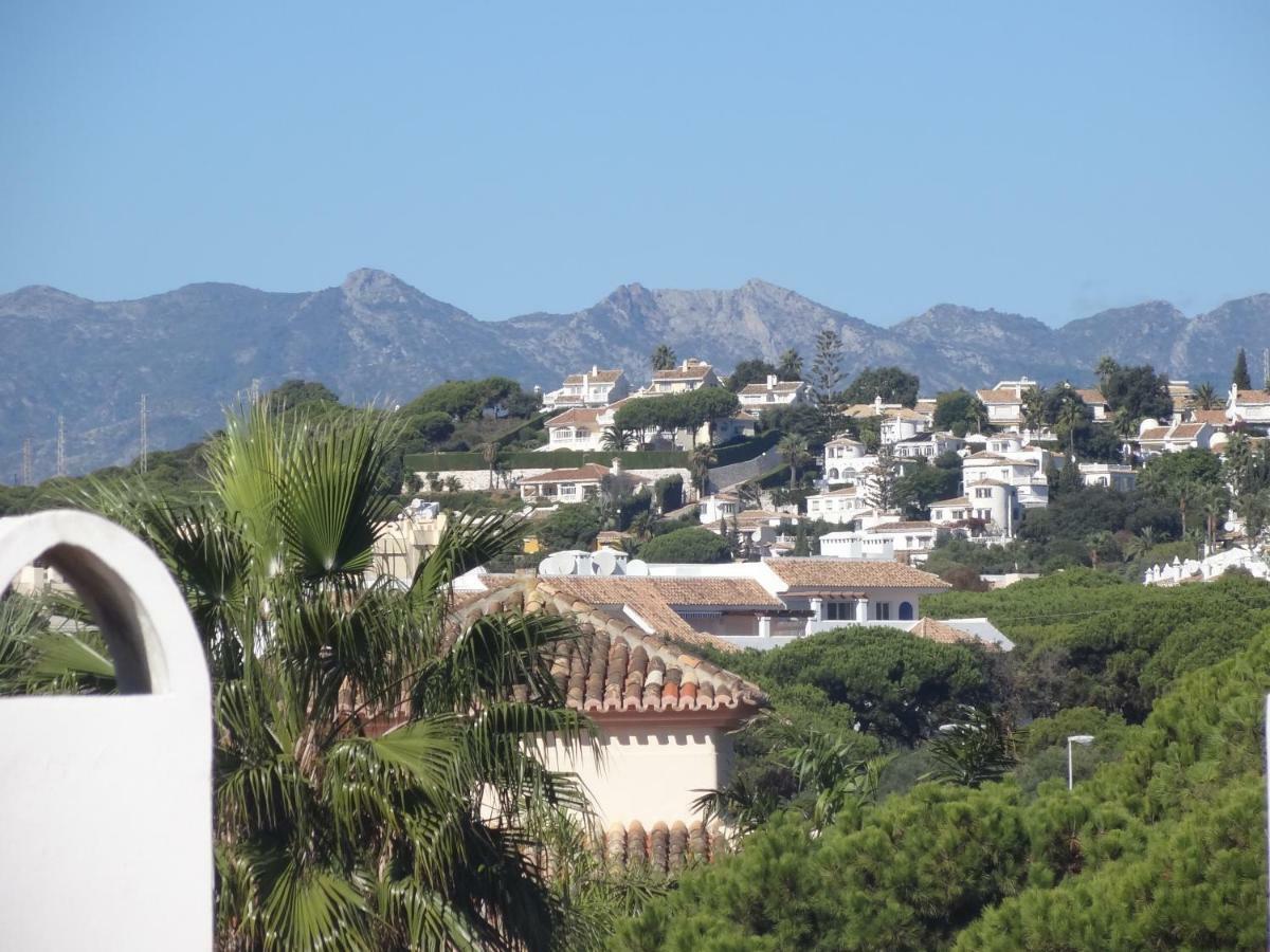 Beachfront Penthouse Apartment With Large Terrace And Breathtaking Sea Views Close To Marbella Spain Sitio de Calahonda المظهر الخارجي الصورة