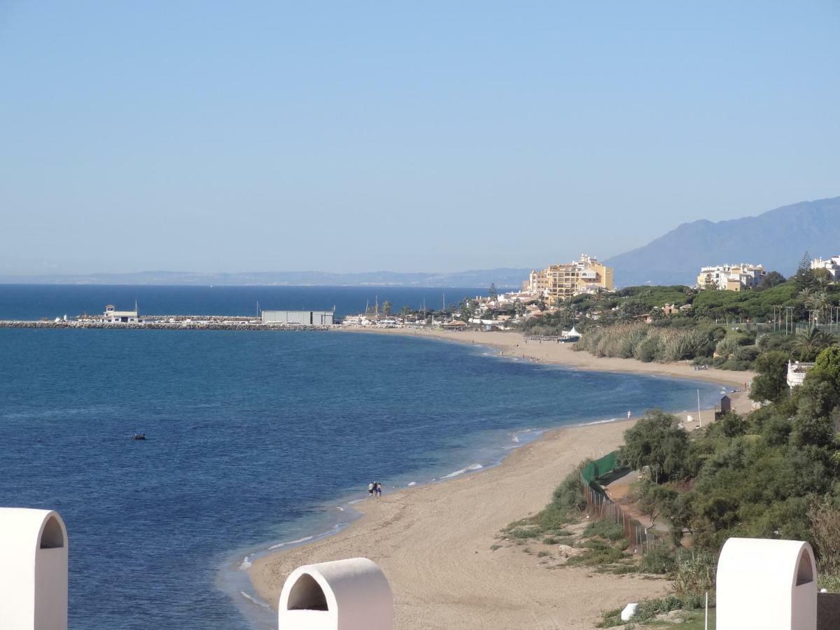 Beachfront Penthouse Apartment With Large Terrace And Breathtaking Sea Views Close To Marbella Spain Sitio de Calahonda المظهر الخارجي الصورة