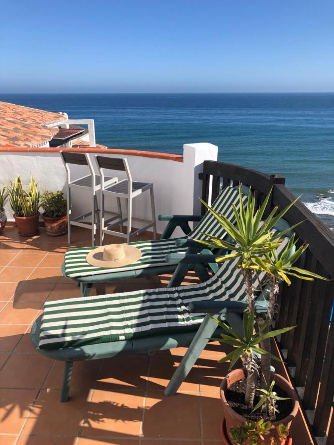 Beachfront Penthouse Apartment With Large Terrace And Breathtaking Sea Views Close To Marbella Spain Sitio de Calahonda المظهر الخارجي الصورة